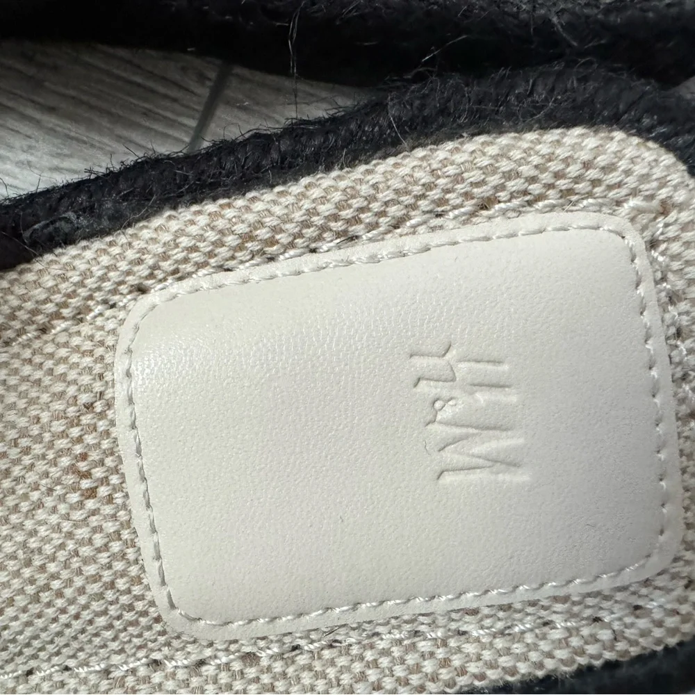 H&M Black and Cream Women's Sandals - Picture 5 of 7